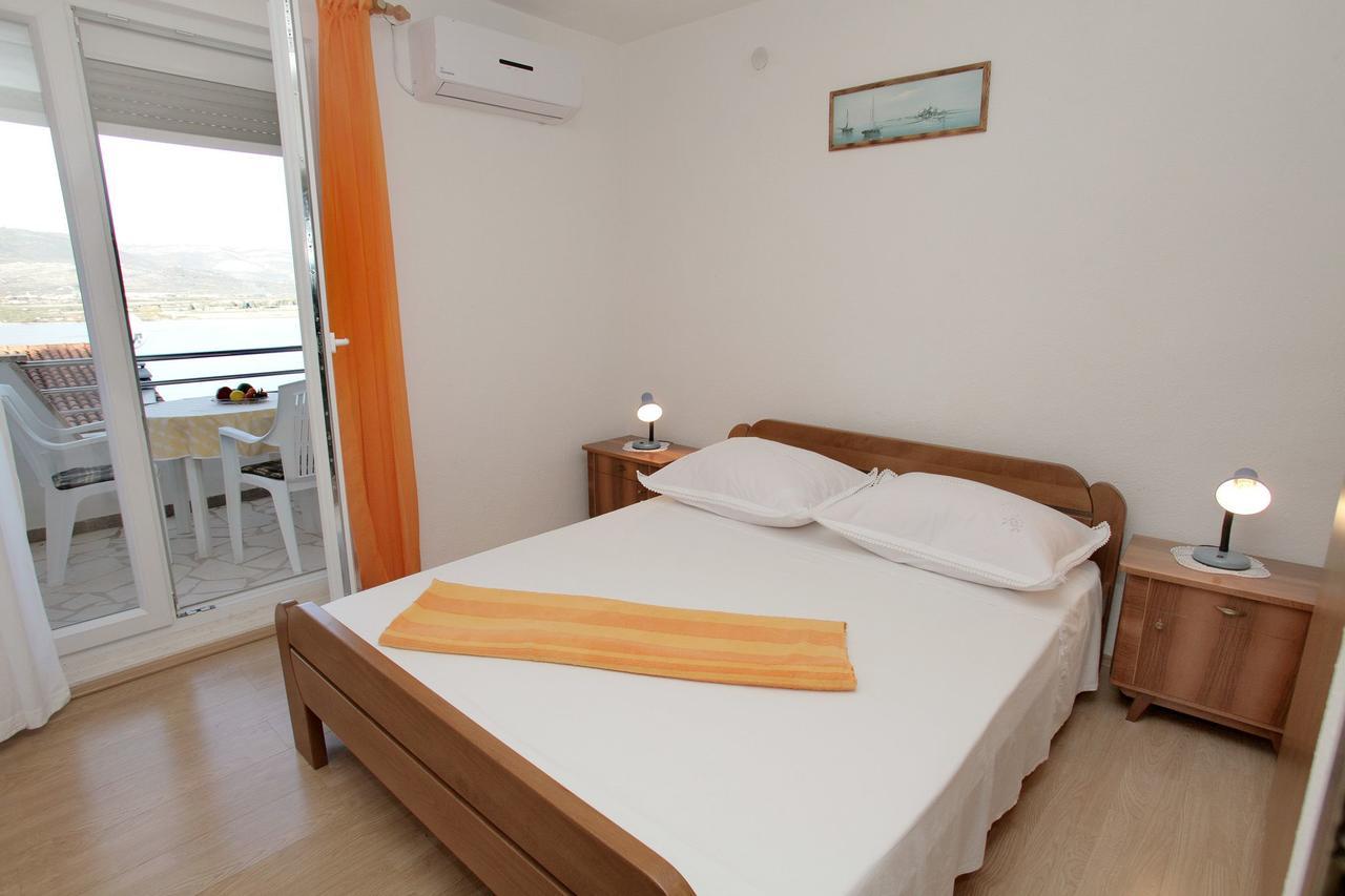 טרוגיר Apartments Iva מראה חיצוני תמונה