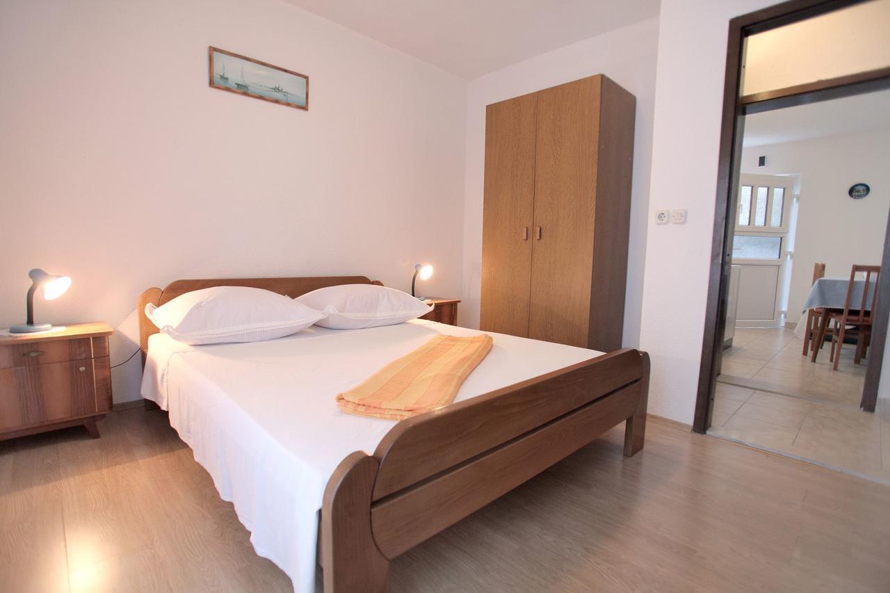 טרוגיר Apartments Iva מראה חיצוני תמונה
